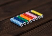 Projekt kapsułowy: 5 ubrań, 10 stylizacji DIY